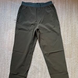 Lululemon Run State Jogger. Brand new. Green. Small. NWOT.